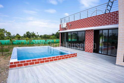 FH551 | Brick house