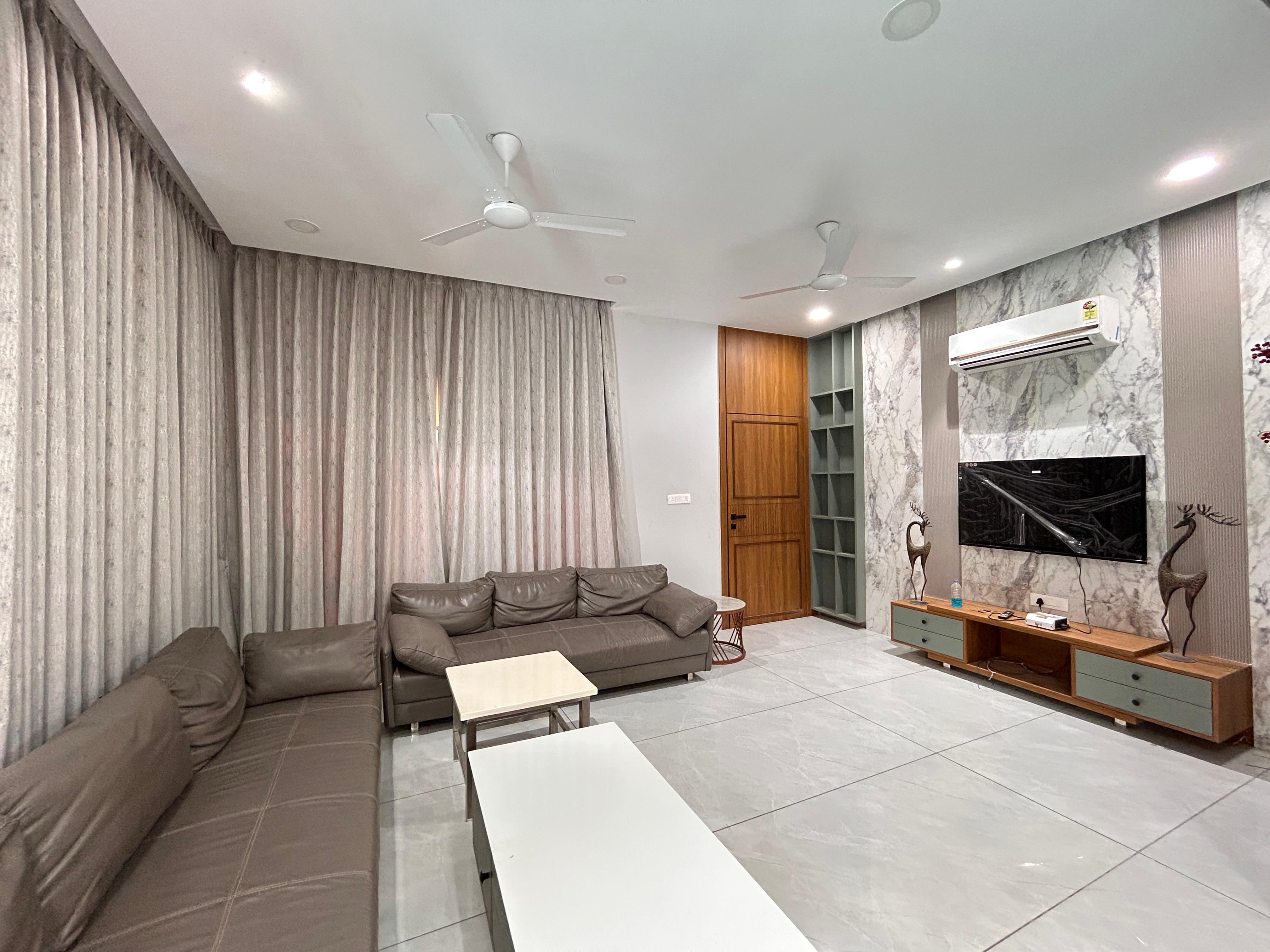 FH108 | Royal Rivera