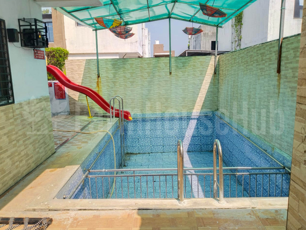 FH423 | Rose Villa 23